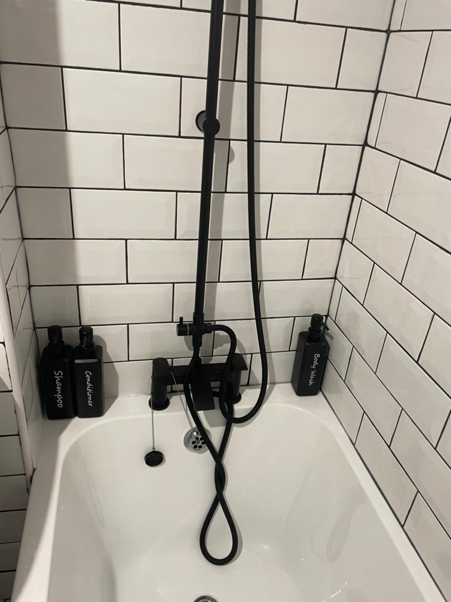 Cosy Home From Home With Private Bathroom - Free Parking 卡迪夫 外观 照片