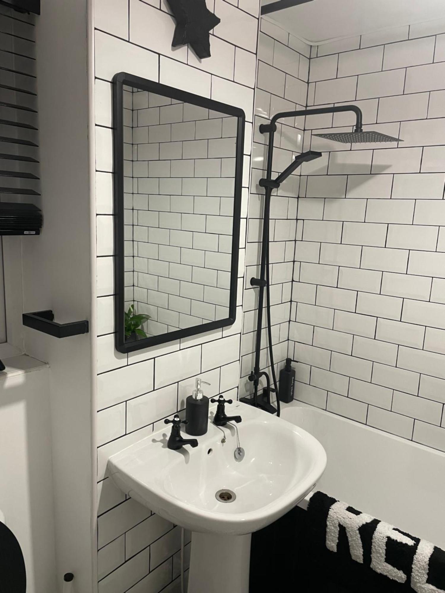 Cosy Home From Home With Private Bathroom - Free Parking 卡迪夫 外观 照片